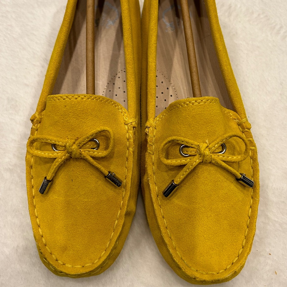 C. Wonder Women's Driving Mocassins - Size 8-1/2 - Mustard